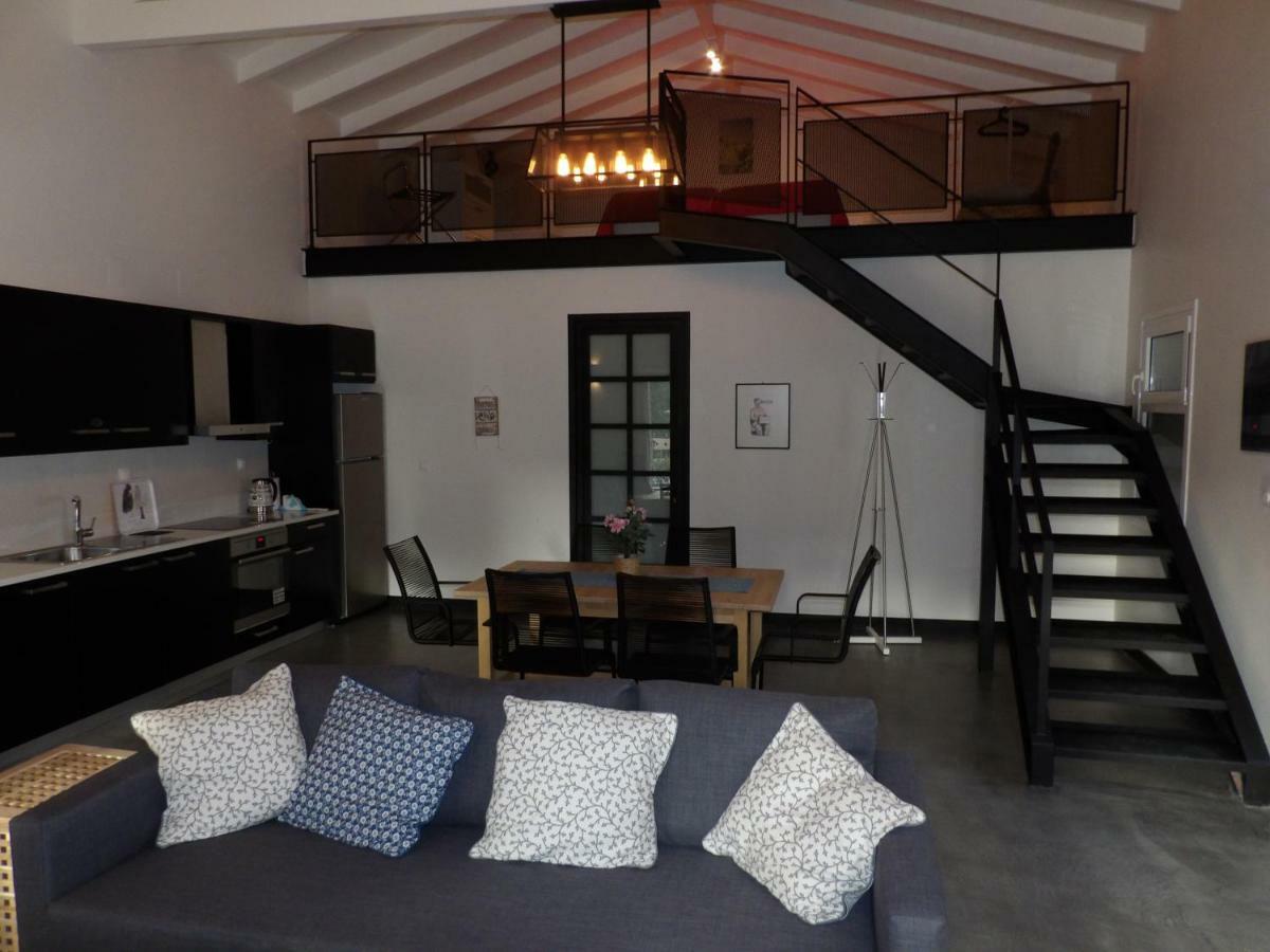 Apothiki House *